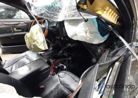 2004 Lincoln Town Car Ultimate из США, поврежденный, VIN 1LNHM83W14Y662436